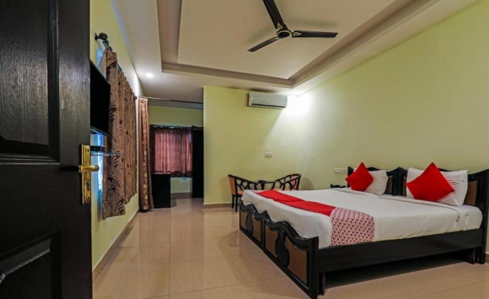 Hotel Meridian Grand Shamshabad Esterno foto