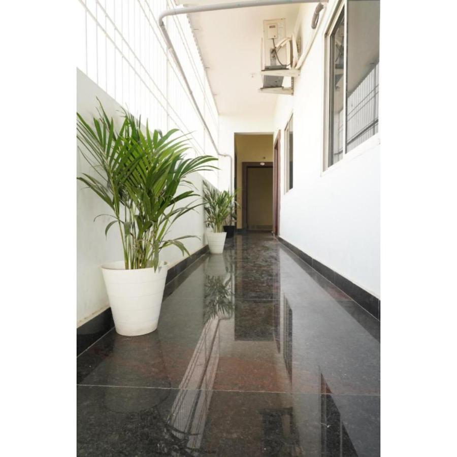 Hotel Meridian Grand Shamshabad Esterno foto