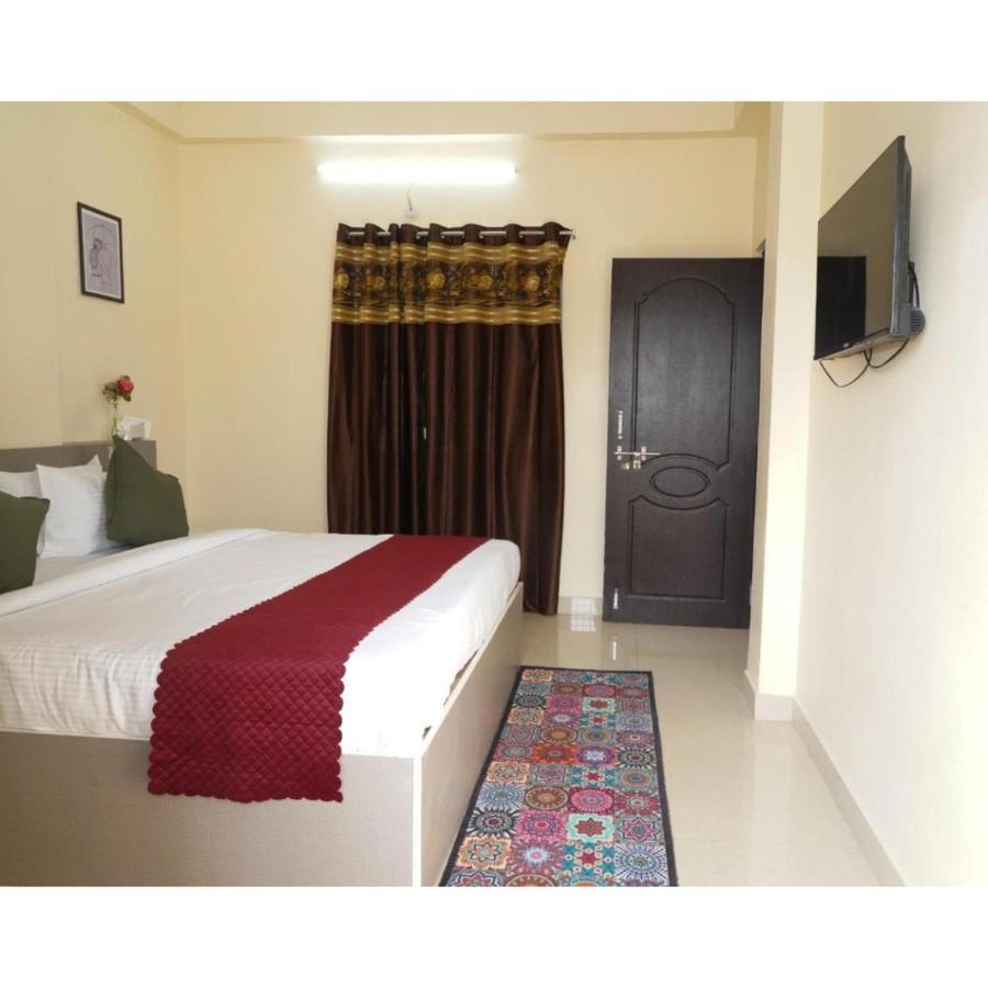 Hotel Meridian Grand Shamshabad Esterno foto